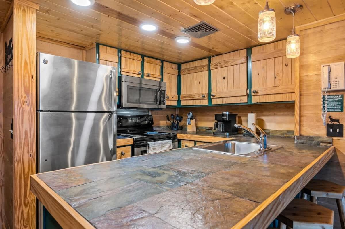 Black Bear Bliss Holiday home