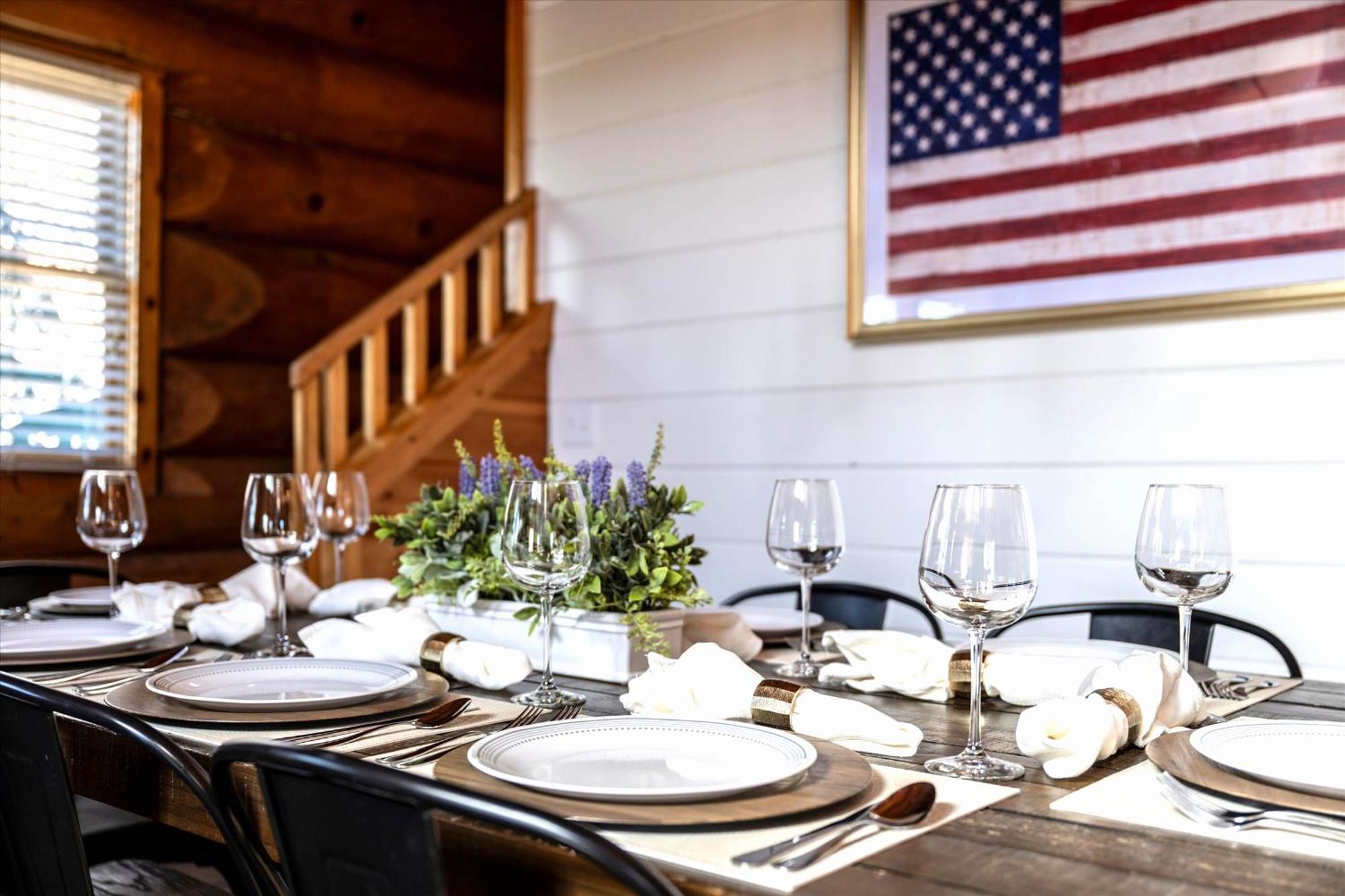 Smokies Boutique Cabins: Mountain Retreat With Amenities