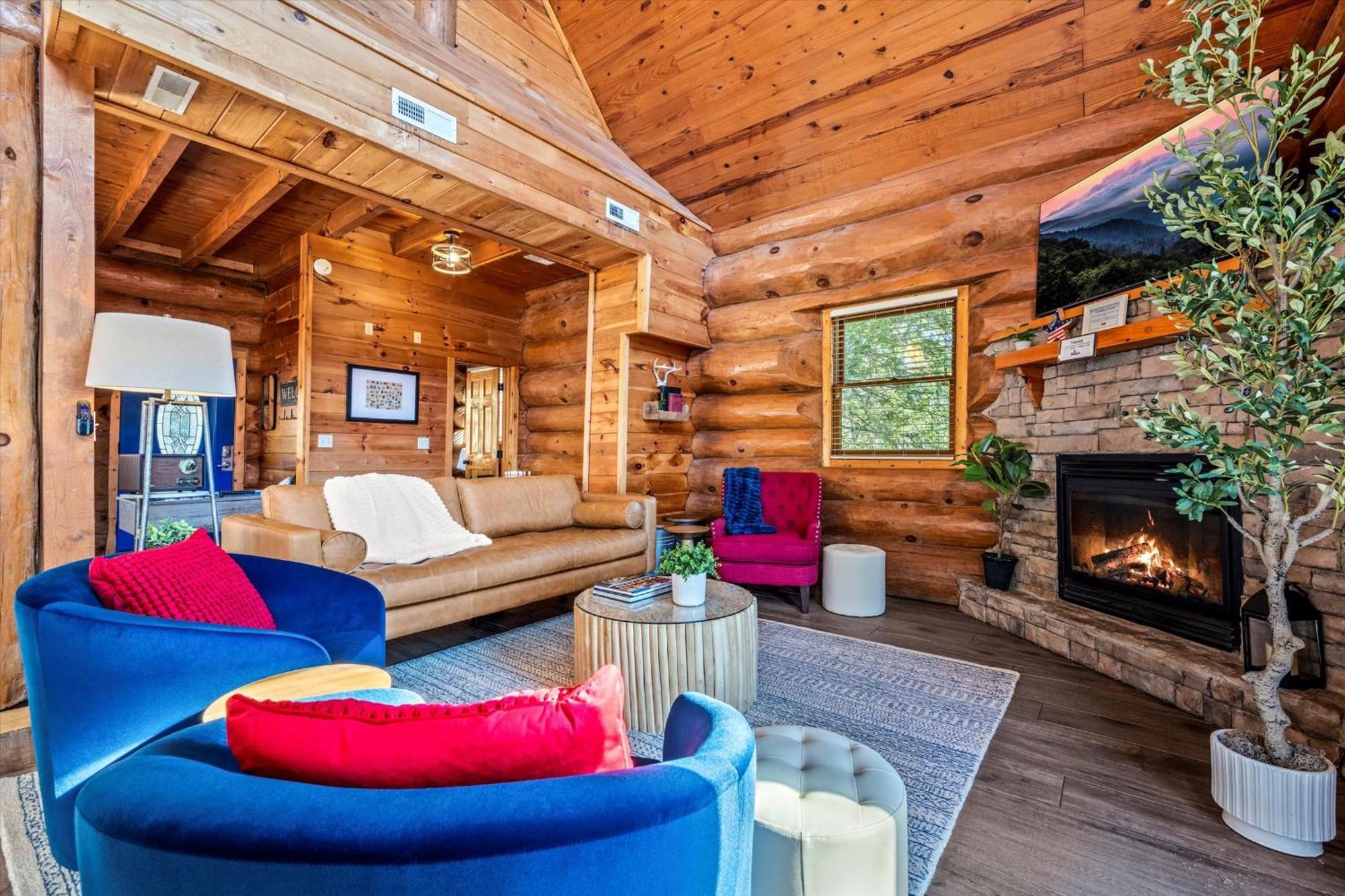 Smokies Boutique Cabins: Mountain Retreat With Amenities *