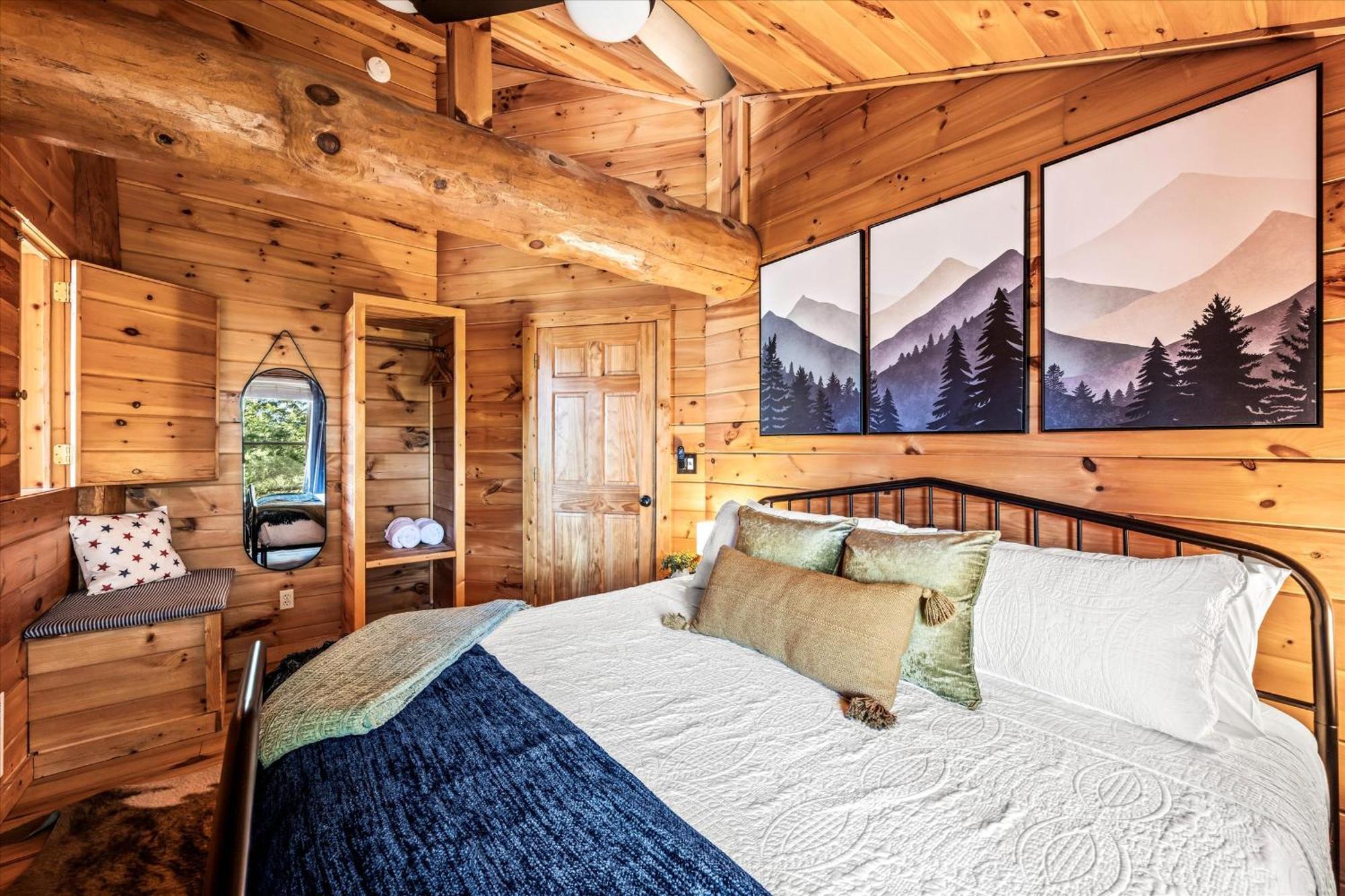 Smokies Boutique Cabins: Mountain Retreat With Amenities Holiday home Gatlinburg