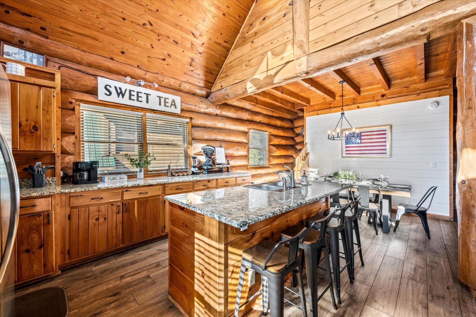 Smokies Boutique Cabins: Mountain Retreat With Amenities Holiday home