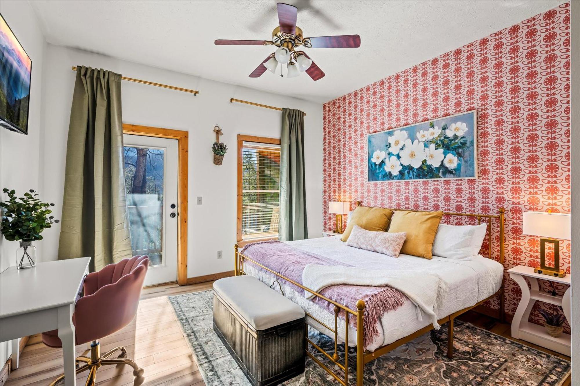 Holiday home Smokies Boutique Cabins: Mountain Retreat With Amenities *