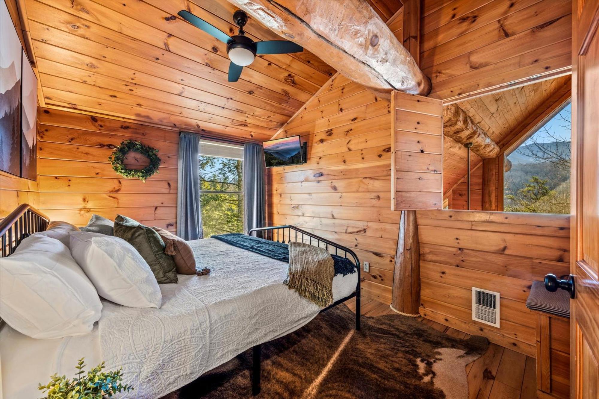 Smokies Boutique Cabins: Mountain Retreat With Amenities Gatlinburg