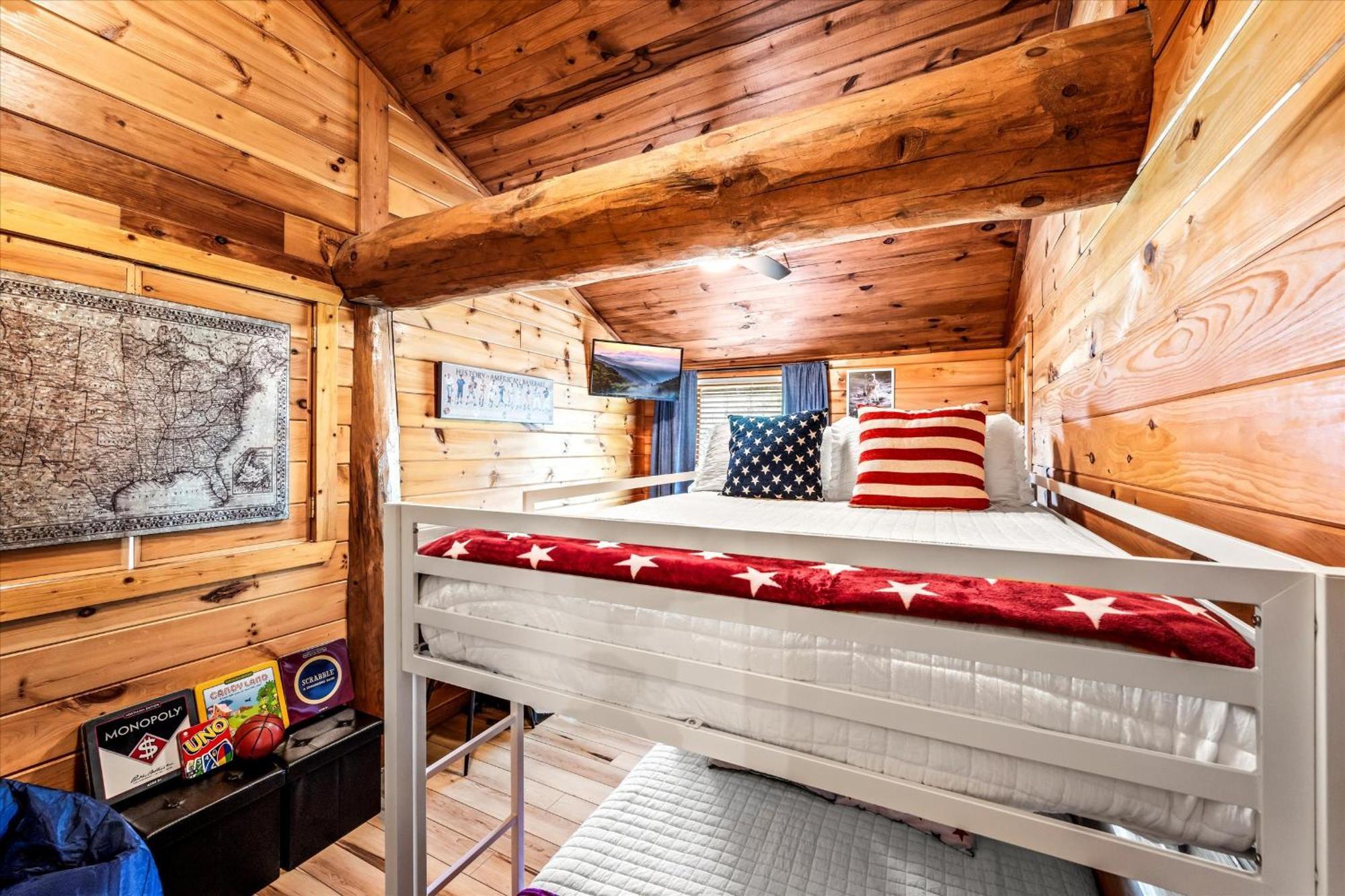Holiday home Smokies Boutique Cabins: Mountain Retreat With Amenities Gatlinburg