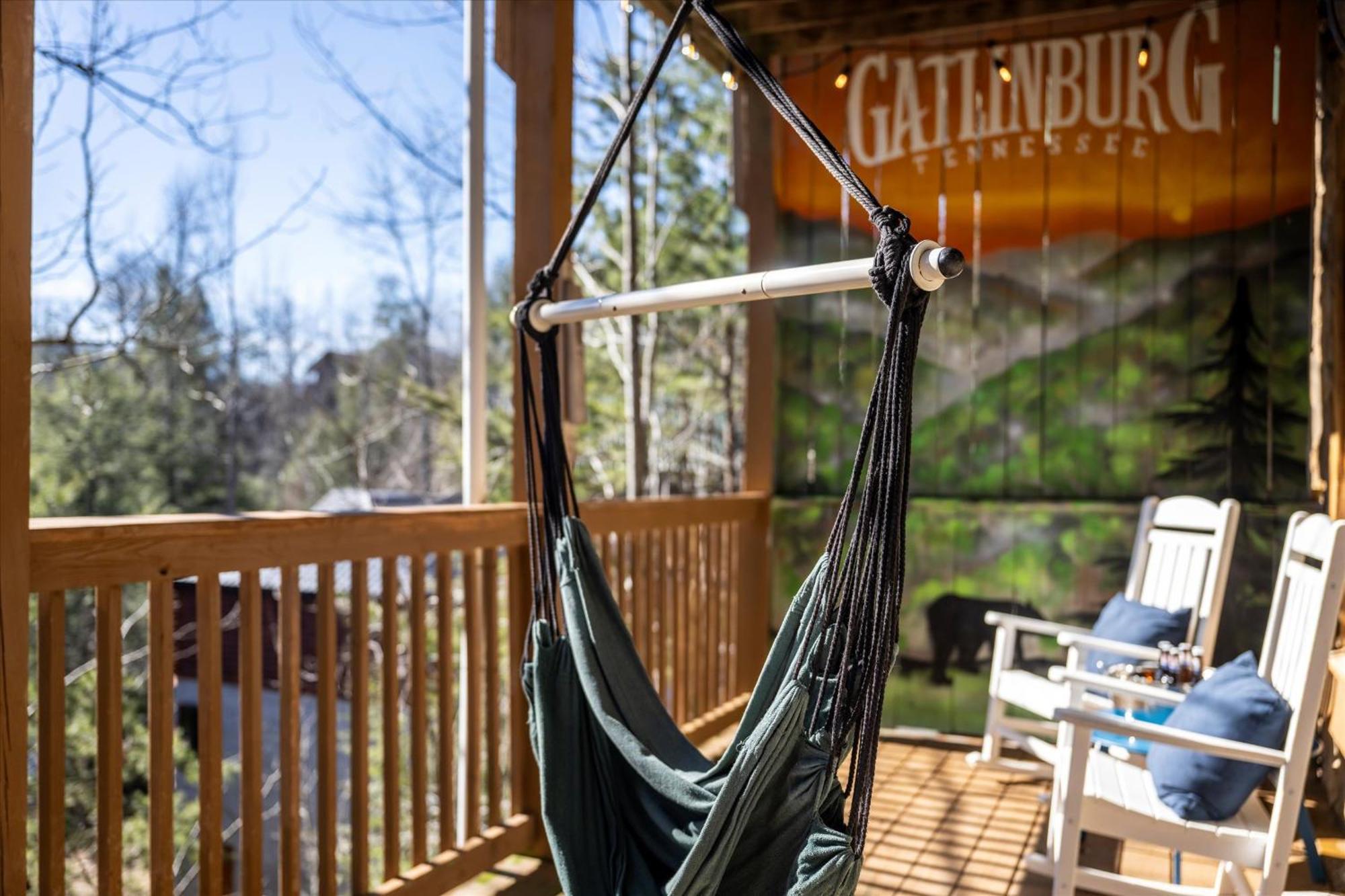 Smokies Boutique Cabins: Mountain Retreat With Amenities Holiday home Gatlinburg