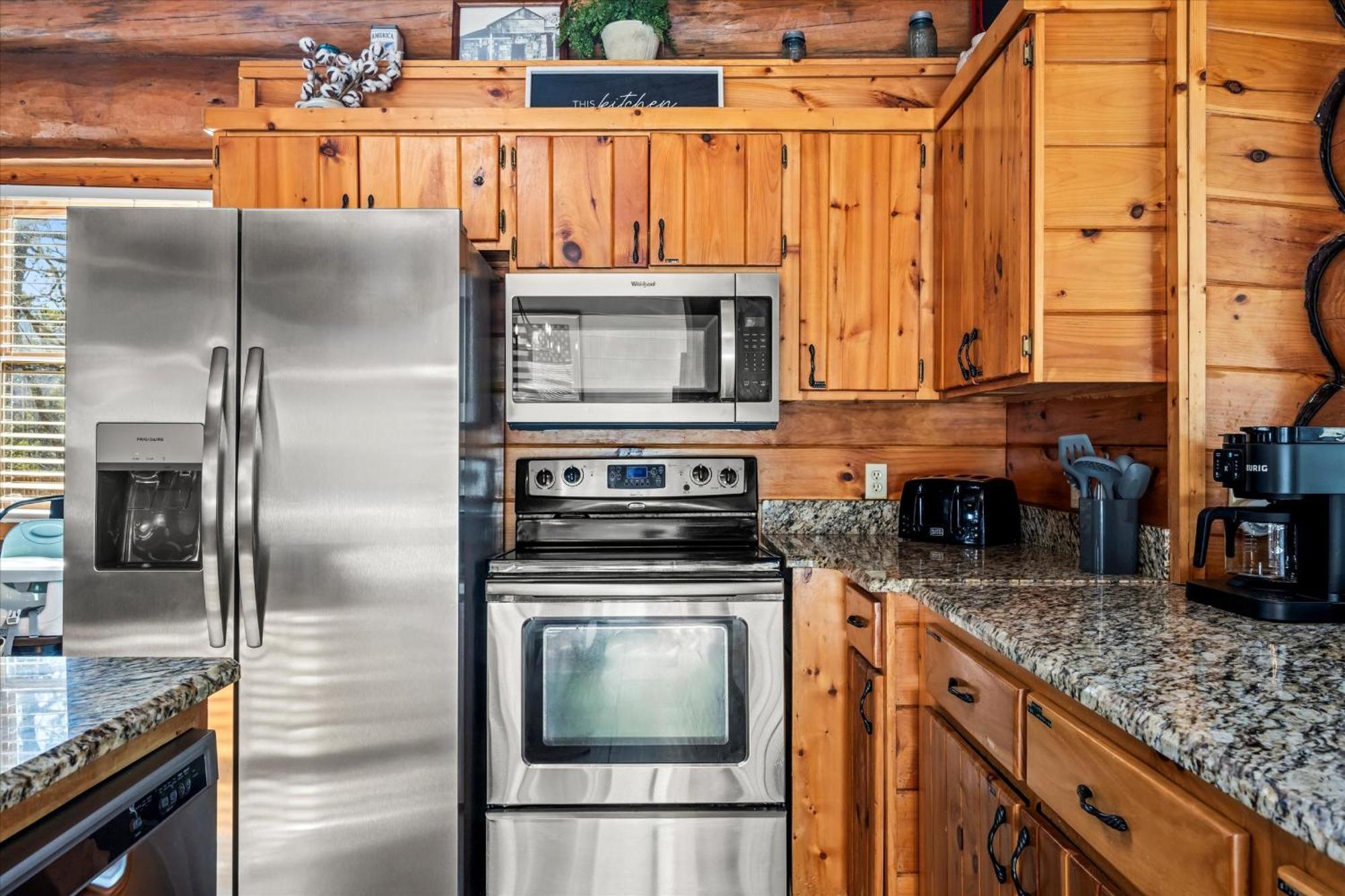 Smokies Boutique Cabins: Mountain Retreat With Amenities * Gatlinburg