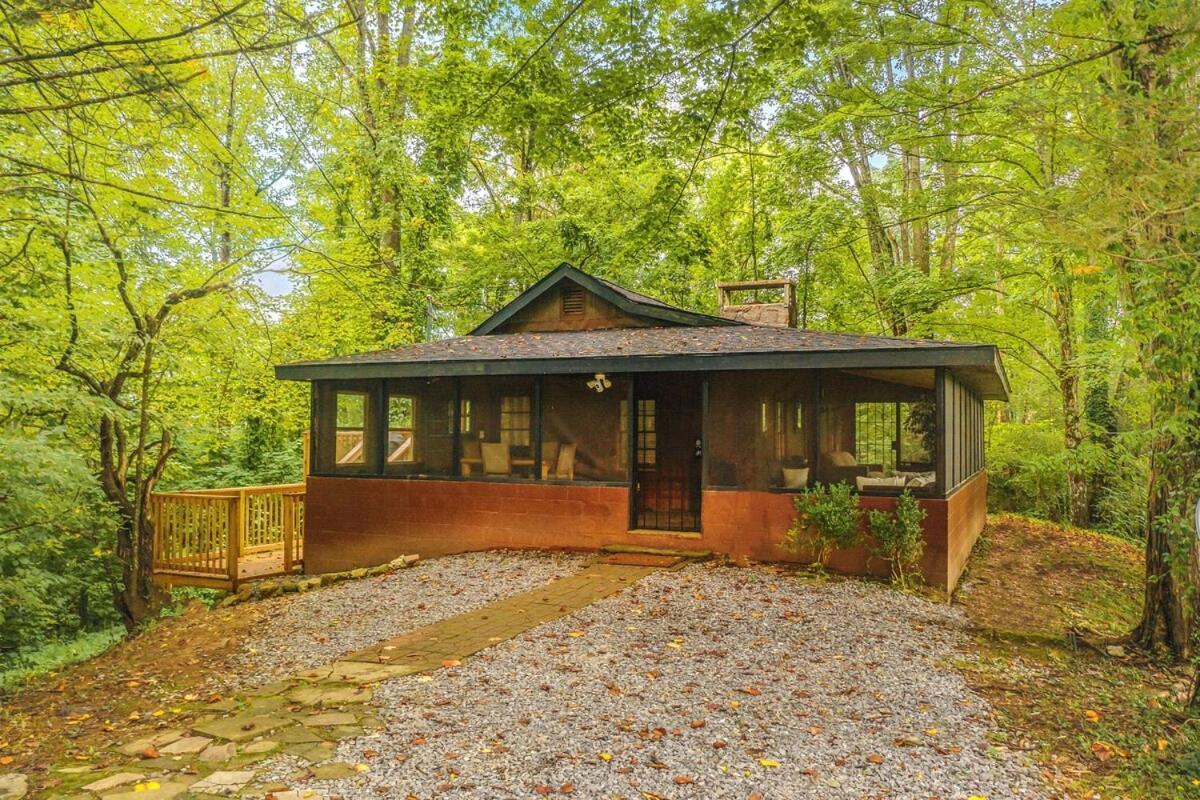 Firefly Haven - Summer Oasis With Hot Tub *
