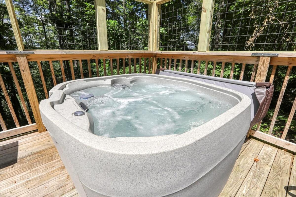 Firefly Haven - Summer Oasis With Hot Tub