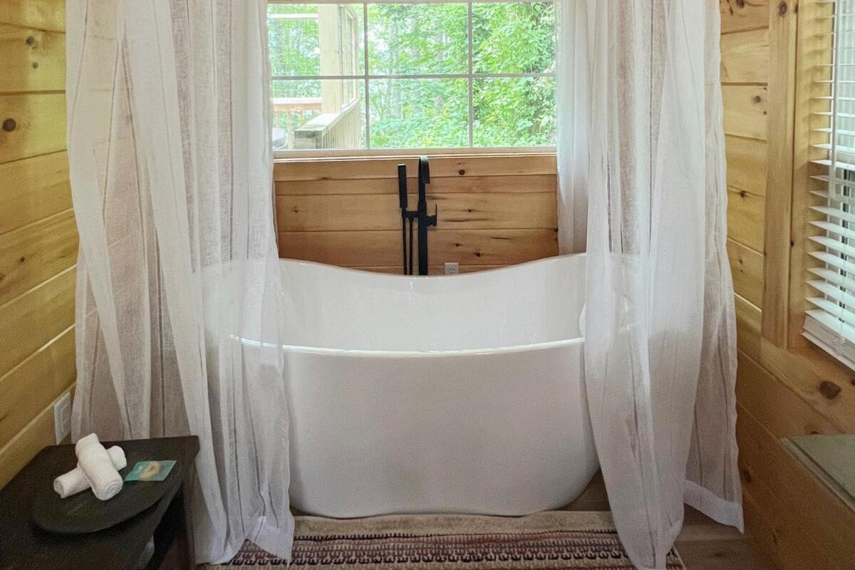 Holiday home Firefly Haven - Summer Oasis With Hot Tub *