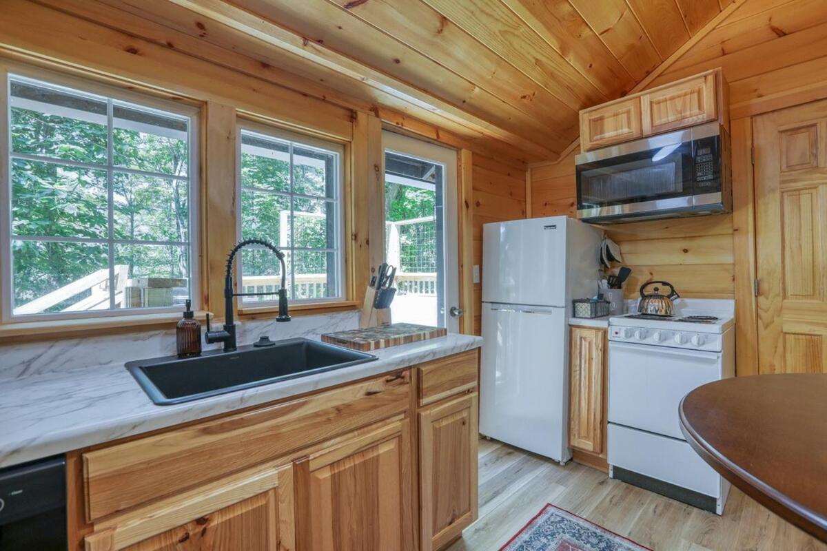 Holiday home Firefly Haven - Summer Oasis With Hot Tub