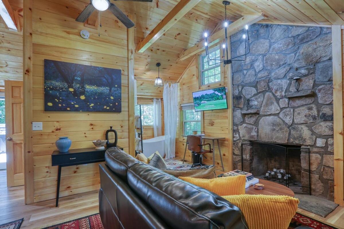 Firefly Haven - Summer Oasis With Hot Tub Holiday home Gatlinburg