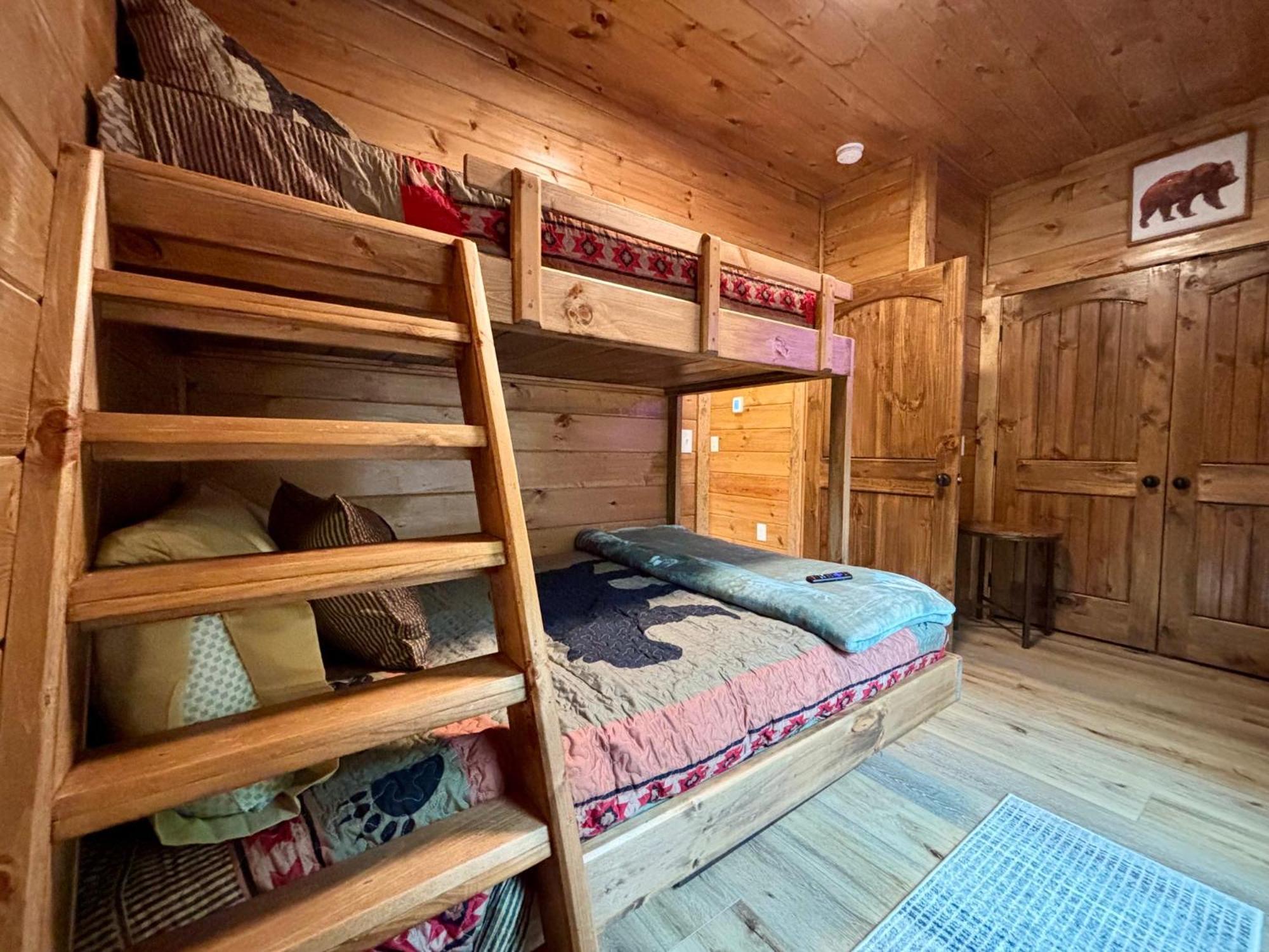 Holiday home Out Of The Ashes Is A Brand New 3 Bedroom With High End Touches, Hot Tub, And A Mountain View!