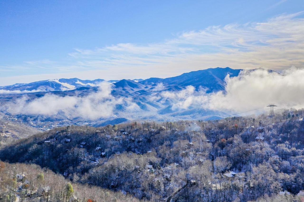 Summit Lookout Gatlinburg