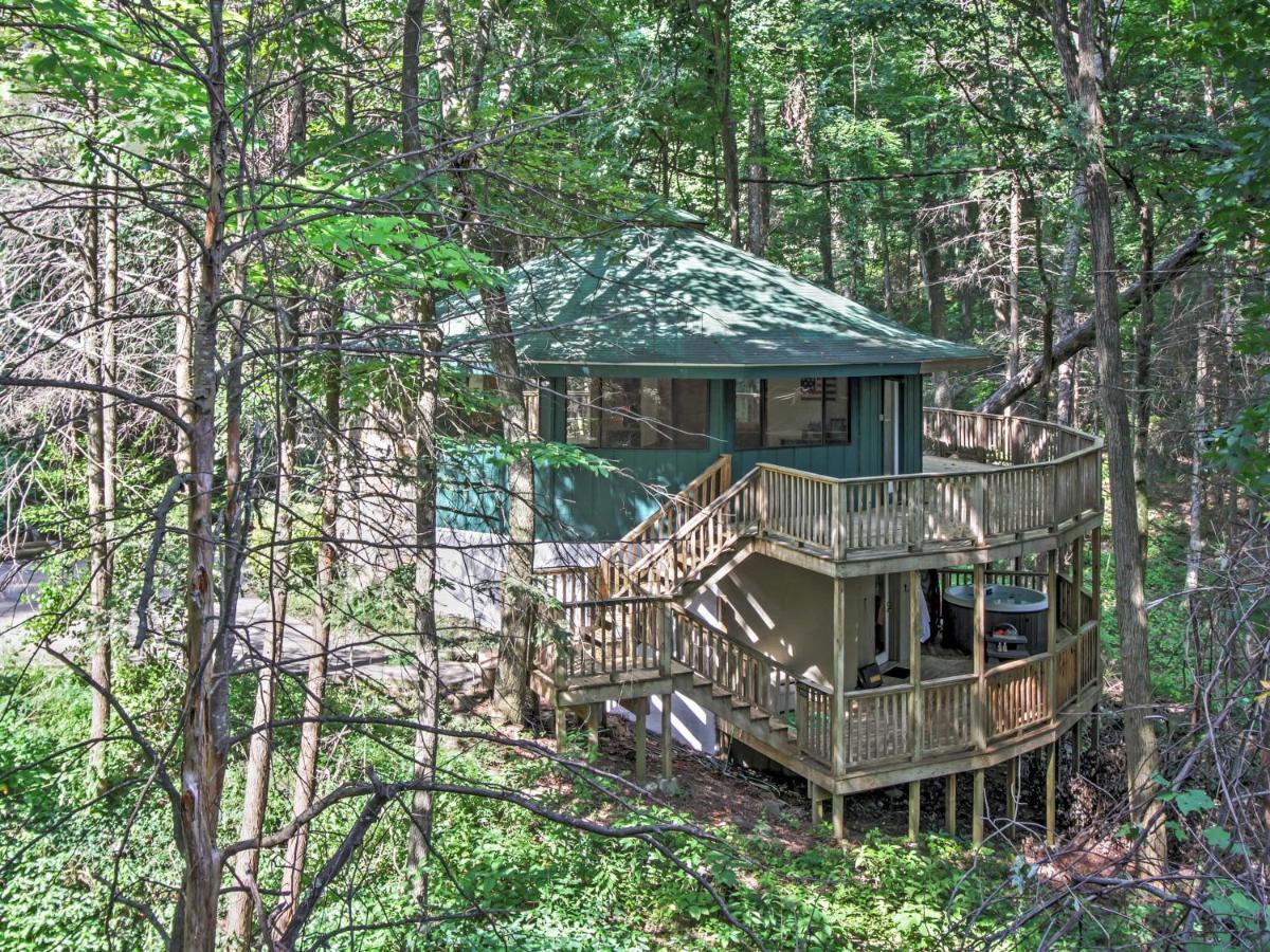 Unique Decks, Hot Tub, Fire Pit Holiday home