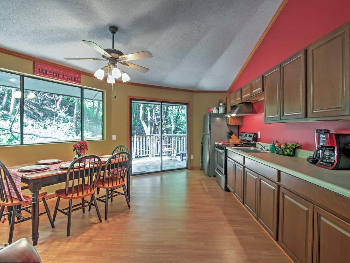 Unique Decks, Hot Tub, Fire Pit * Gatlinburg