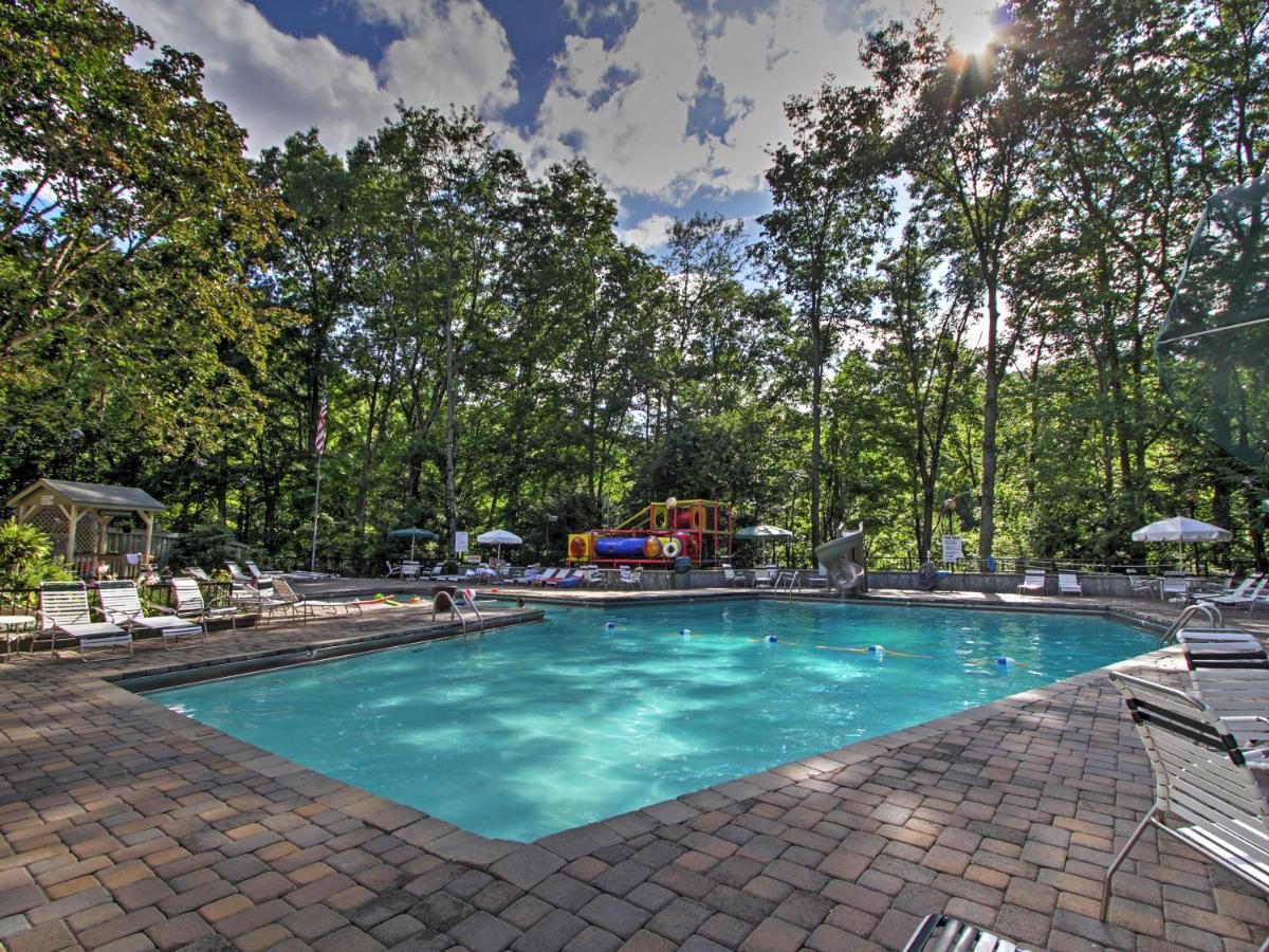 Unique Decks, Hot Tub, Fire Pit Holiday home
