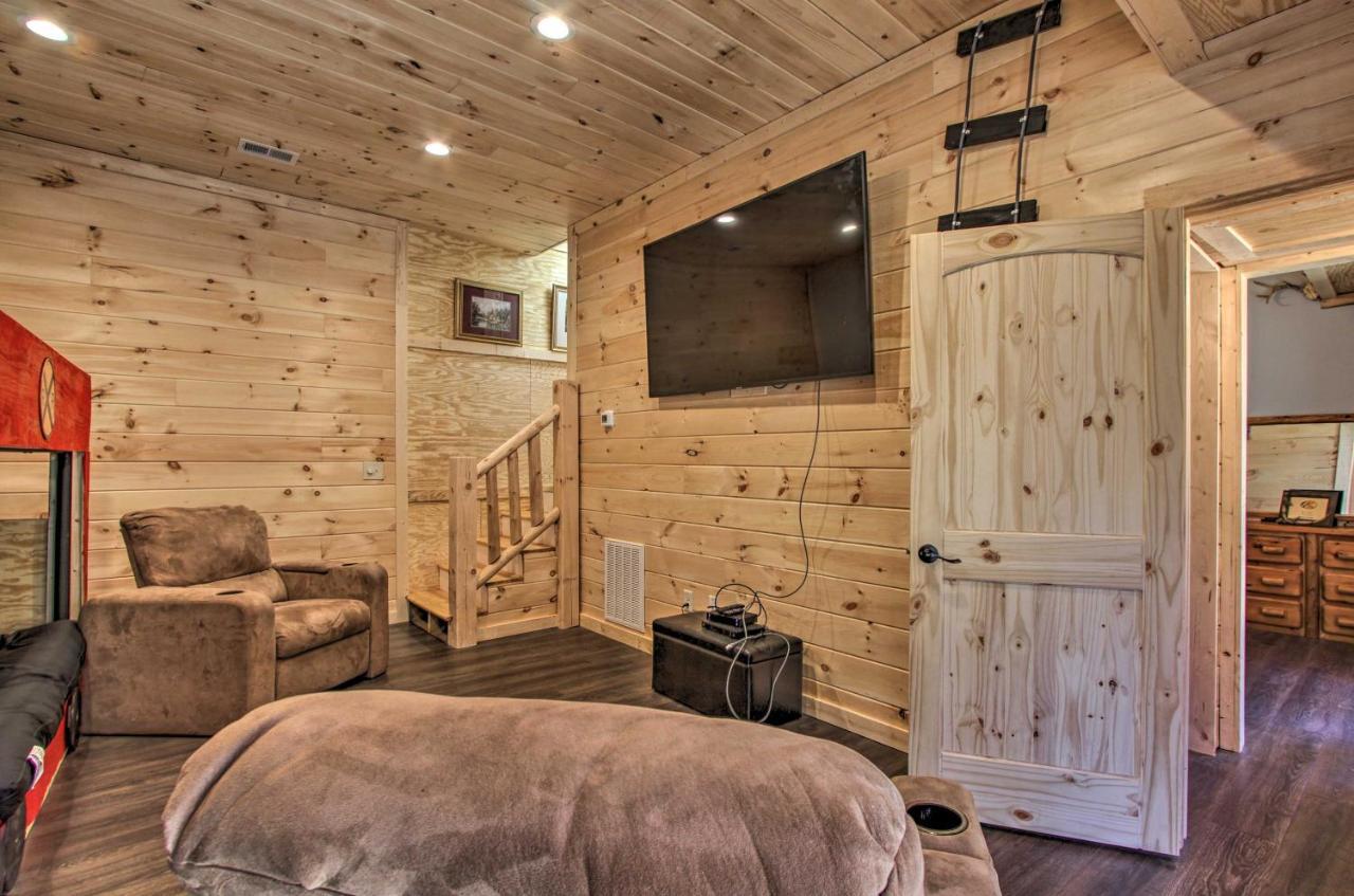 Holiday home The Phoenix With Hot Tub In Gatlinburg! *